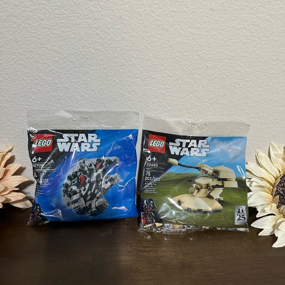 Set of 2 Star Wars Lego Sets ~ New! 
30708 MILLENNIUM FALCON
30680 AAT